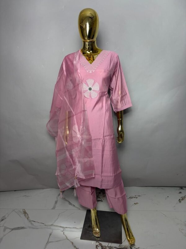Pastel Pink Cotton Silk V-Neck Kurta Set with Applique Flower Detail & Organza Dupatta