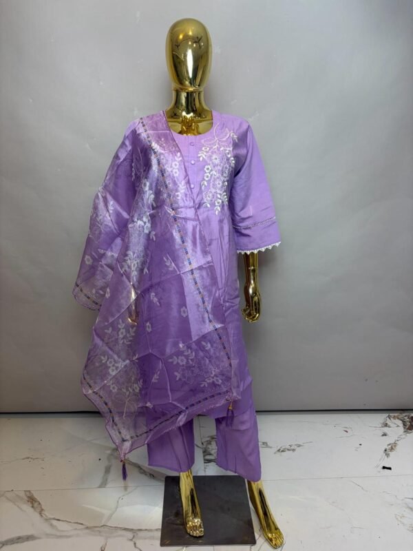 Soft Lilac Premium Cotton Silk Kurta Set with White Floral Embroidery and Sheer Organza Dupatta